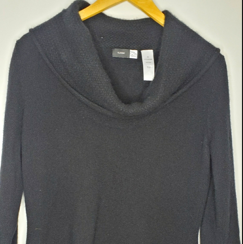 SAKS FIFTH AVENUE 100% cashmere sweater